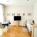 Lavender - City Room With Free Parking