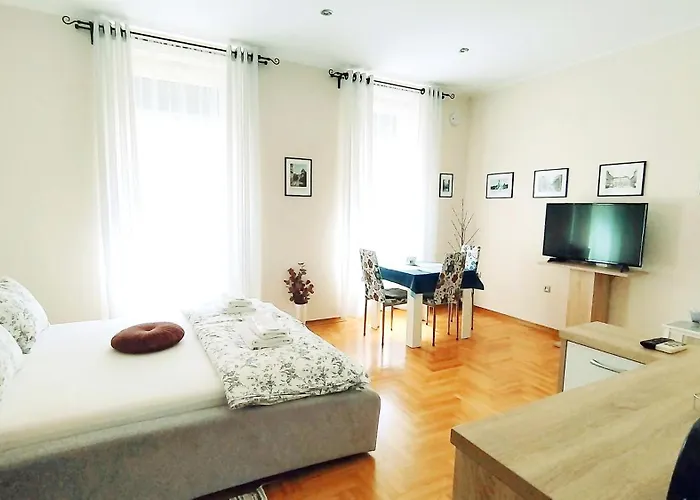 Lavender - City Room With Free Parking