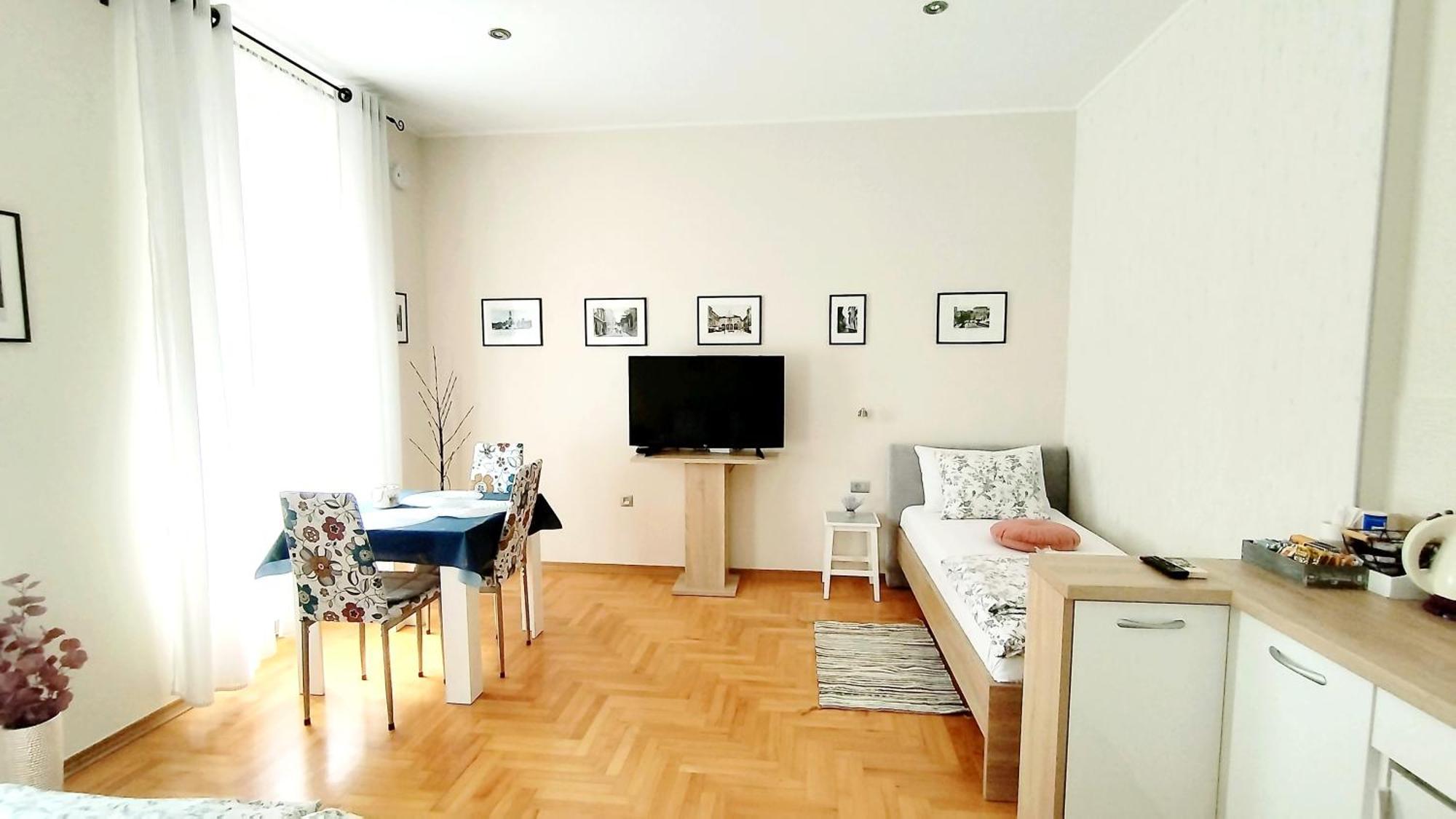 Lavender - City Room With Free Parking 4* Pula