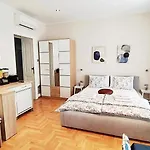 Lavender - City Room With Free Parking