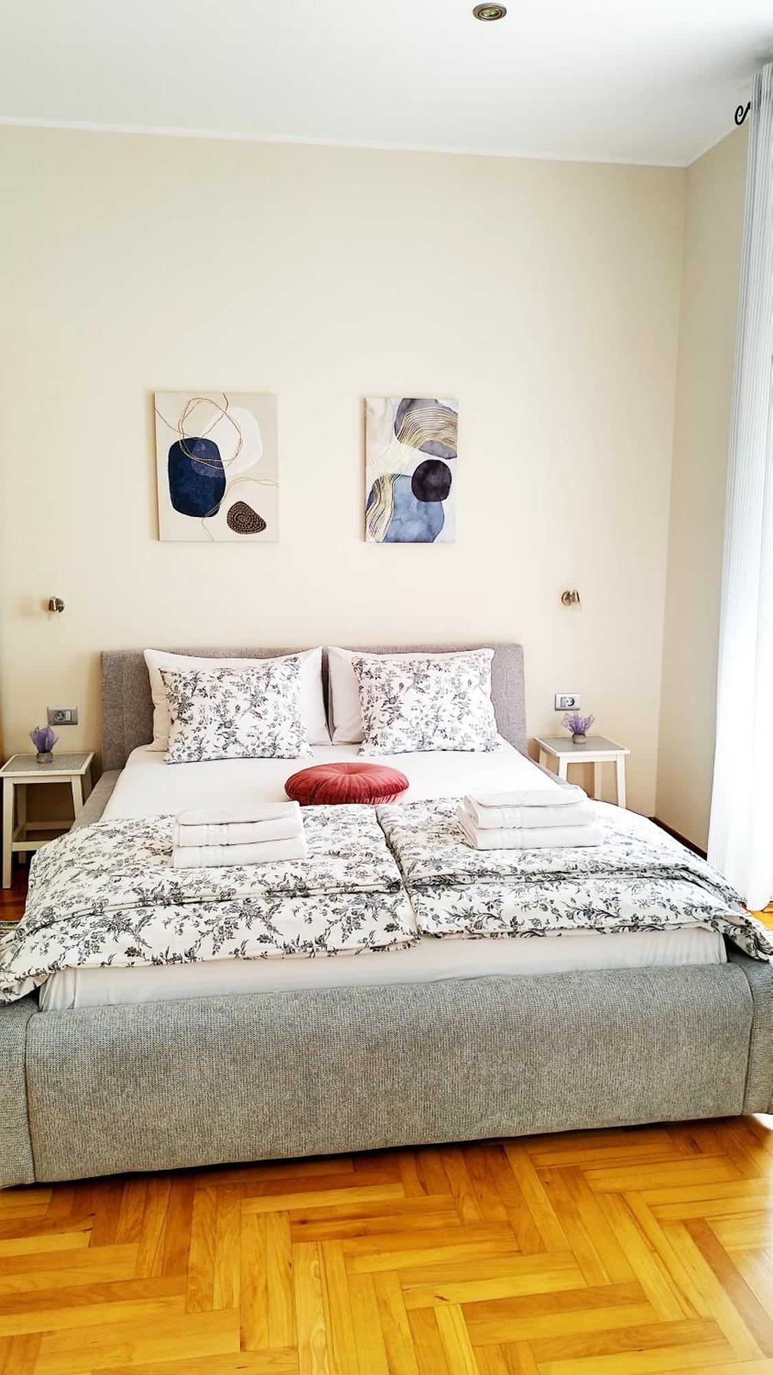 Lavender - City Room With Free Parking